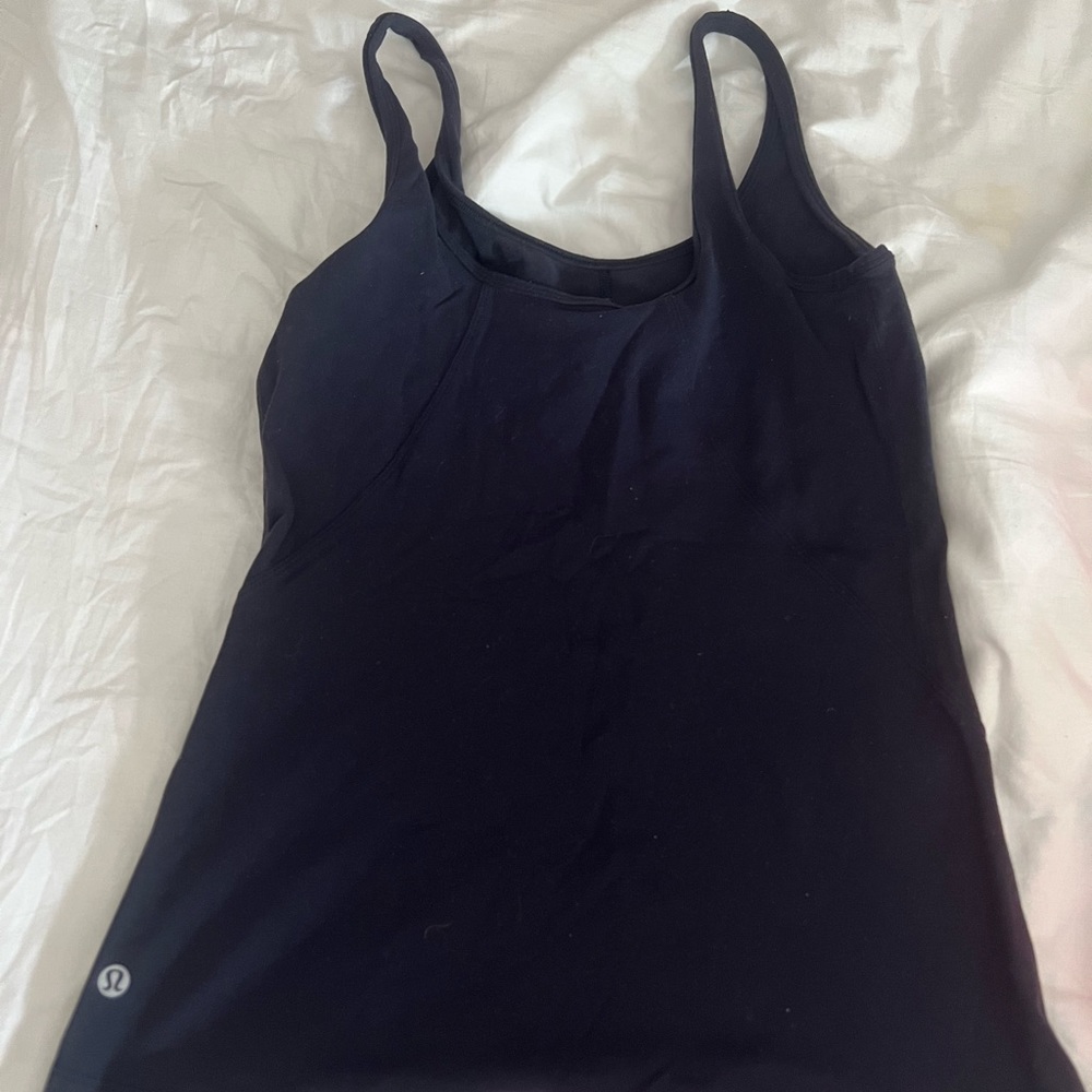 gently worn , always hung to dry & smoke free home! 

Size 6